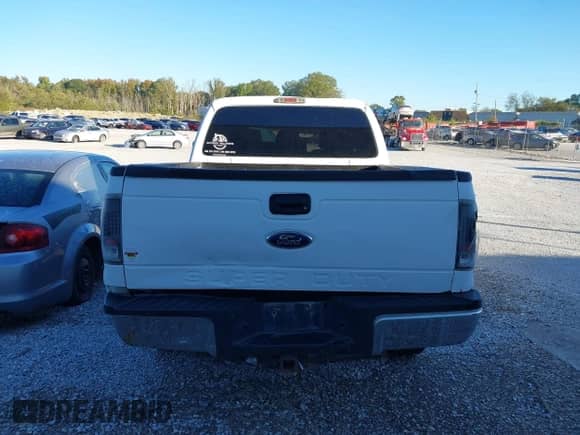 2016 Ford F-250 Lariat z VIN 1FT7W2BT5GEC99353, wystawiony jako IAAI lot #43440778 z przebiegiem 171 979 mil mil oraz . Historia ofert i sprzedaży dostępna na DreamBid. Obrazek 16.