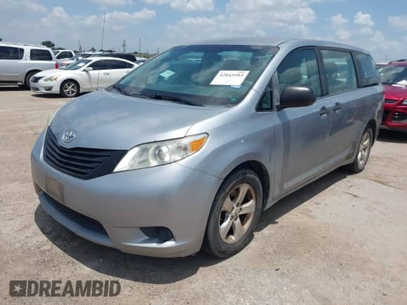 2013 Toyota Sienna L with VIN 5TDZK3DCXDS403672, listed as a IAAI auction lot 42843593 with 178,046 mi miles and . Bid and sale history available at DreamBid. Image 17.
