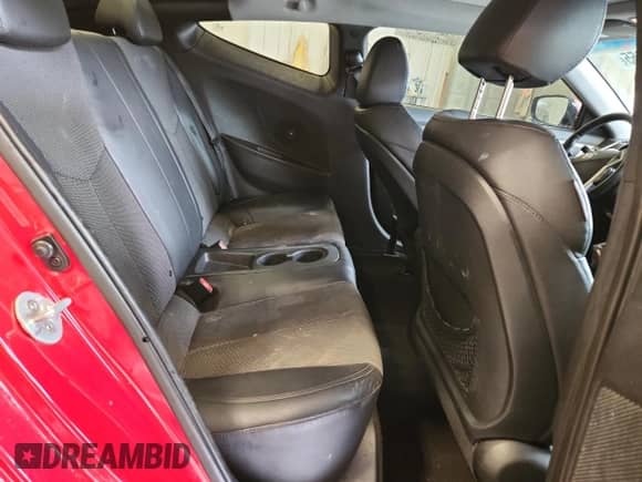 2013 Hyundai Veloster w/Black Int z VIN KMHTC6AD1DU167261, wystawiony jako Copart lot #63744355 z przebiegiem 121 478 mil mil oraz Czysty tytuł • Clean title. Historia ofert i sprzedaży dostępna na DreamBid. Obrazek 10.