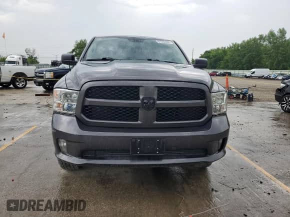 2017 Ram 1500 Tradesman z VIN 1C6RR7FG8HS828072, wystawiony jako Copart lot #61555495 z przebiegiem 164 101 mil mil oraz Szkoda całkowita • Salvage title. Historia ofert i sprzedaży dostępna na DreamBid. Obrazek 5.