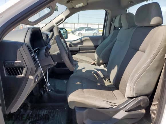 2016 Ford F-150 XL с VIN 1FTMF1C82GKF95133, выставлен на аукционе Copart как лот 80412355 с пробегом 176 983 миль миль и Чистый • Clean title. История ставок и продаж доступна на DreamBid. Изображение 7.