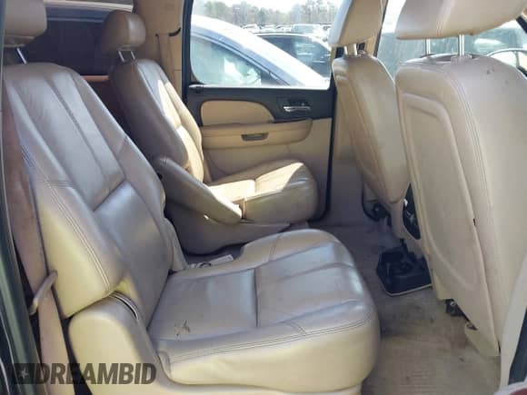 2007 Chevrolet Suburban LTZ z VIN 3GNFC16047G246612, wystawiony jako IAAI lot #41802259 z przebiegiem Nie podano mil oraz . Historia ofert i sprzedaży dostępna na DreamBid. Obrazek 8.