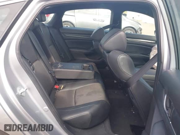 2022 Honda Accord Sport с VIN 1HGCV3F27NA014621, выставлен на аукционе IAAI как лот 43182479 с пробегом Не указан миль и . История ставок и продаж доступна на DreamBid. Изображение 8.