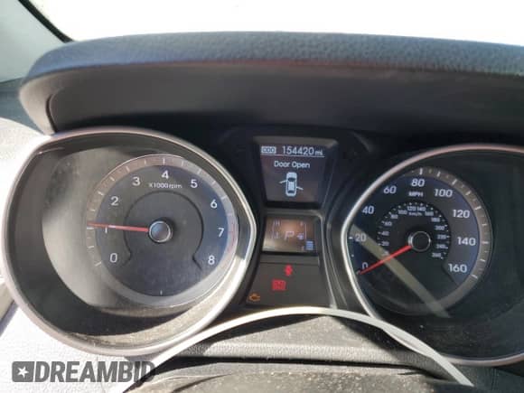 2014 Hyundai Elantra with VIN KMHD35LH2EU222302, listed as a Copart auction lot 82663735 with 154,420 mi miles and Clean title. Bid and sale history available at DreamBid. Image 9.