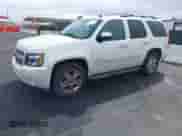 2010 Chevrolet Tahoe LTZ z VIN 1GNUCCE03AR238688, wystawiony jako IAAI lot #41775032 z przebiegiem 215 614 mil mil oraz . Historia ofert i sprzedaży dostępna na DreamBid. Obrazek 17.