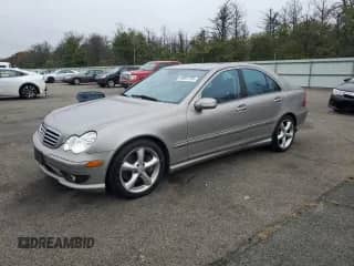 2005 Mercedes-Benz C 230 Kompressor с VIN WDBRF40JX5A818115, выставлен на аукционе Copart как лот 84001755 с пробегом 63 205 миль миль и Списание • Salvage title. История ставок и продаж доступна на DreamBid. Изображение 1.