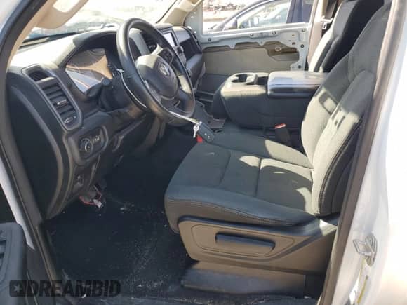 2019 Ram 1500 Tradesman z VIN 1C6SRFCT5KN551271, wystawiony jako Copart lot #46030635 z przebiegiem 116 844 mil mil oraz Szkoda całkowita • Salvage title. Historia ofert i sprzedaży dostępna na DreamBid. Obrazek 7.