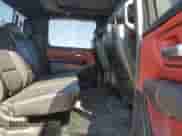 2020 Ram 1500 Rebel z VIN 1C6SRFLT0LN233317, wystawiony jako Copart lot #70363135 z przebiegiem 124 850 mil mil oraz Szkoda całkowita • Salvage title. Historia ofert i sprzedaży dostępna na DreamBid. Obrazek 10.