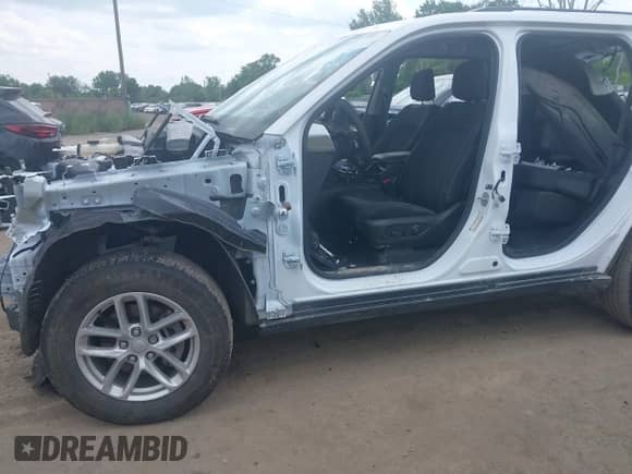 2023 Jeep Grand Cherokee Altitude с VIN 1C4RJHAG7PC642934, выставлен на аукционе IAAI как лот 42479773 с пробегом Не указан миль и . История ставок и продаж доступна на DreamBid. Изображение 13.