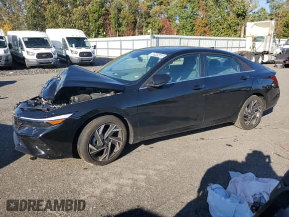 2025 Hyundai Elantra SEL Convenience z VIN KMHLS4DG2SU997645, wystawiony jako Copart lot #89546485 z przebiegiem 12 525 mil mil oraz Nie do naprawy • Non repairable. Historia ofert i sprzedaży dostępna na DreamBid. Obrazek 1.