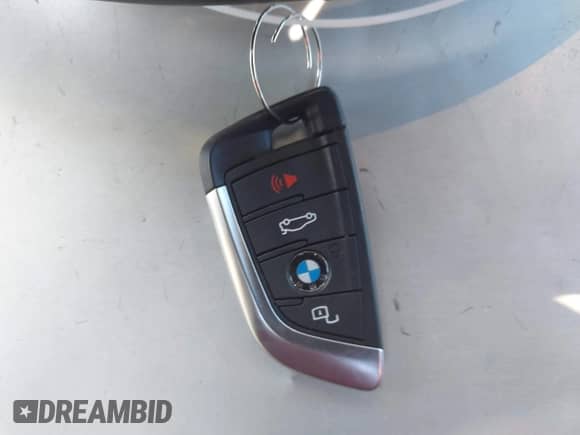2023 BMW i4 eDrive35 с VIN WBY43AW00PFP59405, выставлен на аукционе IAAI как лот 42226691 с пробегом 31 748 миль миль и . История ставок и продаж доступна на DreamBid. Изображение 11.