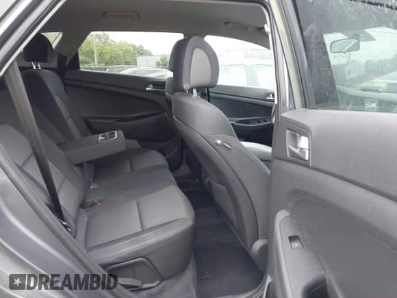 2017 Hyundai Tucson SE z VIN KM8J3CA45HU428712, wystawiony jako IAAI lot #42993320 z przebiegiem 48 923 mil mil oraz . Historia ofert i sprzedaży dostępna na DreamBid. Obrazek 8.