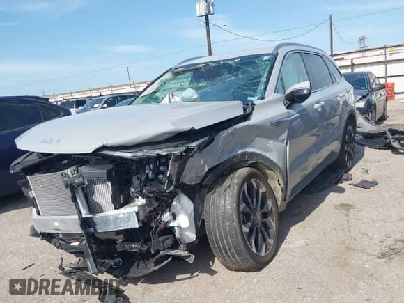 2025 Kia Sorento EX с VIN 5XYRH4JF3SG324230, выставлен на аукционе IAAI как лот 42262227 с пробегом 5 489 миль миль и . История ставок и продаж доступна на DreamBid. Изображение 2.