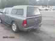 2013 Ram 1500 Sport z VIN 1C6RR7MT1DS703361, wystawiony jako IAAI lot #42971999 z przebiegiem 206 743 mil mil oraz . Historia ofert i sprzedaży dostępna na DreamBid. Obrazek 3.