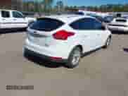 2015 Ford Focus SE z VIN 1FADP3K24FL304572, wystawiony jako IAAI lot #43530381 z przebiegiem 80 729 mil mil oraz . Historia ofert i sprzedaży dostępna na DreamBid. Obrazek 4.