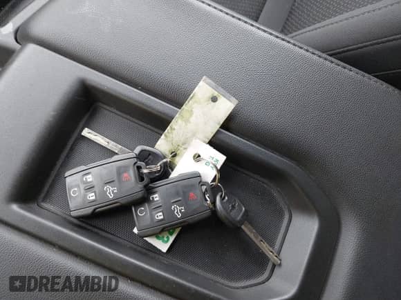 2020 Chevrolet Silverado 1500 Custom с VIN 1GCUYBEF8LZ201826, выставлен на аукционе IAAI как лот 42266906 с пробегом 81 048 миль миль и . История ставок и продаж доступна на DreamBid. Изображение 11.