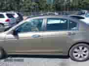 2008 Honda Accord EX z VIN 1HGCP36738A042748, wystawiony jako IAAI lot #42640404 z przebiegiem 237 000 mil mil oraz . Historia ofert i sprzedaży dostępna na DreamBid. Obrazek 14.