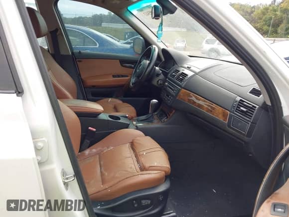 2010 BMW X3 xDrive30i с VIN WBXPC9C48AWJ31705, выставлен на аукционе IAAI как лот 43403413 с пробегом 153 154 миль миль и . История ставок и продаж доступна на DreamBid. Изображение 5.