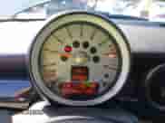 2009 MINI Hardtop S с VIN WMWMF735X9TW84760, выставлен на аукционе IAAI как лот 43253174 с пробегом 87 394 миль миль и . История ставок и продаж доступна на DreamBid. Изображение 7.