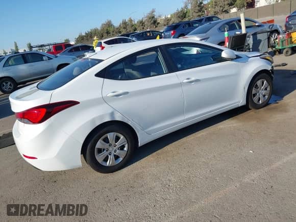 2016 Hyundai Elantra SE z VIN 5NPDH4AE9GH695765, wystawiony jako IAAI lot #43241867 z przebiegiem 205 118 mil mil oraz . Historia ofert i sprzedaży dostępna na DreamBid. Obrazek 4.