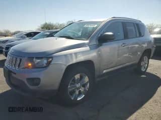 2016 Jeep Compass Sport z VIN 1C4NJDBB9GD549997, wystawiony jako Copart lot #80524445 z przebiegiem 121 563 mil mil oraz Szkoda całkowita • Salvage title. Historia ofert i sprzedaży dostępna na DreamBid. Obrazek 1.