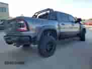 2022 Ram 1500 TRX z VIN 1C6SRFU97NN269348, wystawiony jako Copart lot #86330345 z przebiegiem 104 965 mil mil oraz Szkoda całkowita • Salvage title. Historia ofert i sprzedaży dostępna na DreamBid. Obrazek 3.