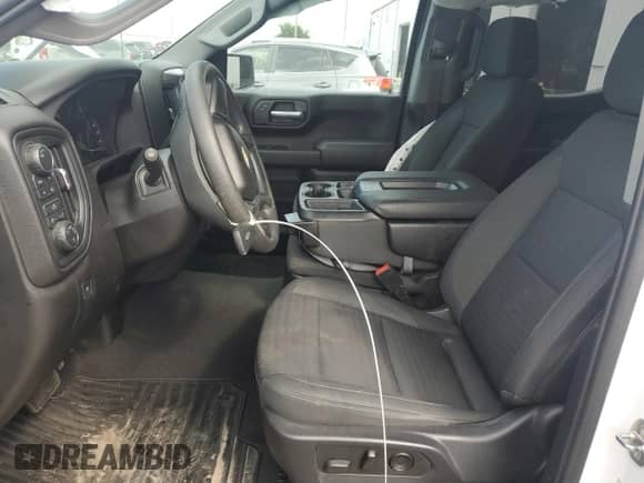 2022 Chevrolet Silverado 1500 Custom z VIN 1GCPDBEK3NZ635158, wystawiony jako Copart lot #83998125 z przebiegiem 117 667 mil mil oraz Nie do naprawy • Non repairable. Historia ofert i sprzedaży dostępna na DreamBid. Obrazek 7.