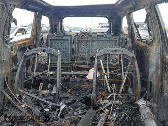 2017 Jeep Grand Cherokee Trailhawk z VIN 1C4RJFLT1HC769324, wystawiony jako Copart lot #48779315 z przebiegiem Nie podano mil oraz Nie do naprawy • Non repairable. Historia ofert i sprzedaży dostępna na DreamBid. Obrazek 10.