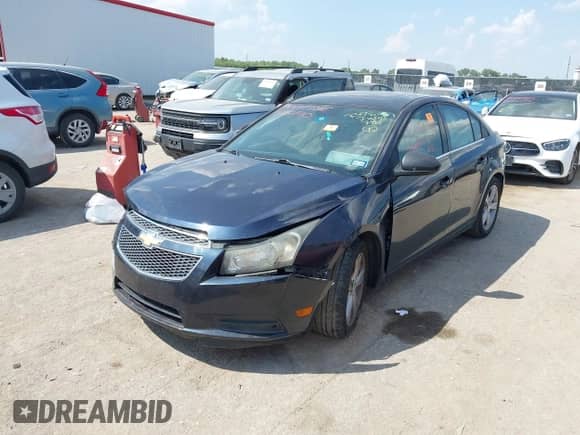 2014 Chevrolet Cruze 2LT with VIN 1G1PE5SB3E7128428, listed as a IAAI auction lot 43252590 with Not provided miles and . Bid and sale history available at DreamBid. Image 17.