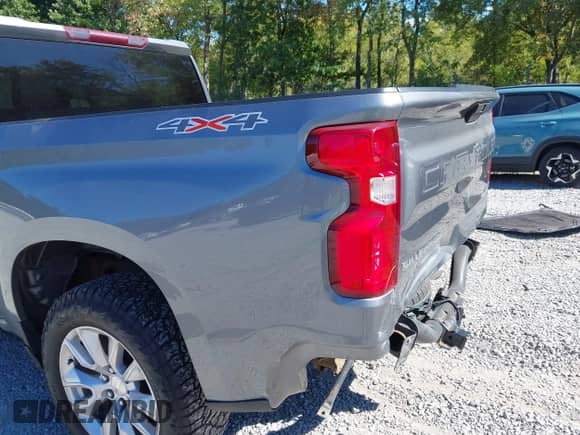 2020 Chevrolet Silverado 1500 Custom with VIN 1GCPYBEH8LZ250359, listed as a IAAI auction lot 43265931 with 90,258 mi miles and . Bid and sale history available at DreamBid. Image 6.