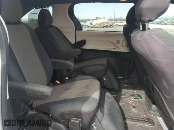 2022 Toyota Sienna Platinum с VIN 5TDERKEC1NS116533, выставлен на аукционе Copart как лот 70362315 с пробегом 85 860 миль миль и Списание • Salvage title. История ставок и продаж доступна на DreamBid. Изображение 10.