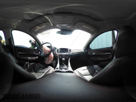 2015 Chevrolet SS z VIN 6G3F15RW4FL105226, wystawiony jako IAAI lot #41970255 z przebiegiem 51 007 mil mil oraz . Historia ofert i sprzedaży dostępna na DreamBid. Obrazek 18.