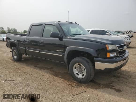 2006 Chevrolet Silverado 1500HD LT1 с VIN 1GCGK13U36F195708, выставлен на аукционе Copart как лот 60317065 с пробегом 154 309 миль миль и Списание • Salvage title. История ставок и продаж доступна на DreamBid. Изображение 4.