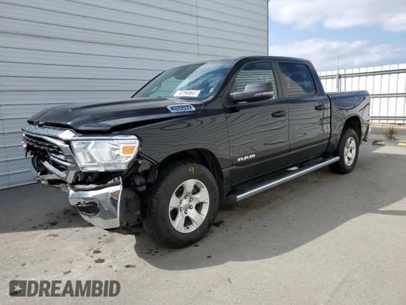 2023 Ram 1500 Big Horn z VIN 1C6RREFG4PN545170, wystawiony jako Copart lot #81573725 z przebiegiem 37 206 mil mil oraz Szkoda całkowita • Salvage title. Historia ofert i sprzedaży dostępna na DreamBid. Obrazek 1.