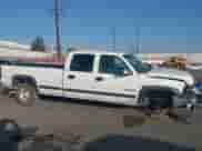 2002 Chevrolet Silverado 2500HD LT z VIN 1GCHC23GX2F183731, wystawiony jako IAAI lot #41020124 z przebiegiem 137 238 mil mil oraz . Historia ofert i sprzedaży dostępna na DreamBid. Obrazek 14.