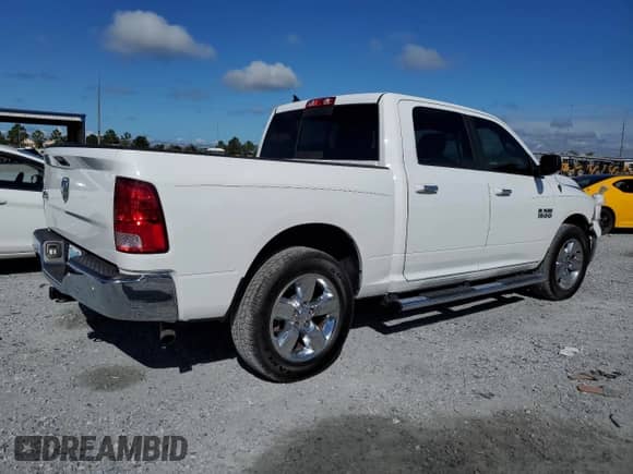 2017 Ram 1500 Big Horn z VIN 1C6RR6LG0HS542795, wystawiony jako Copart lot #81883225 z przebiegiem 47 298 mil mil oraz Szkoda całkowita • Salvage title. Historia ofert i sprzedaży dostępna na DreamBid. Obrazek 3.