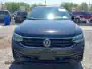 2024 Volkswagen Tiguan SE R-Line Black с VIN 3VV8B7AX8RM217275, выставлен на аукционе IAAI как лот 42241098 с пробегом 75 миль миль и . История ставок и продаж доступна на DreamBid. Изображение 12.