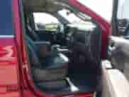 2019 GMC Sierra 1500 Denali z VIN 1GTU9FEL0KZ291790, wystawiony jako IAAI lot #43187557 z przebiegiem 80 187 mil mil oraz . Historia ofert i sprzedaży dostępna na DreamBid. Obrazek 5.