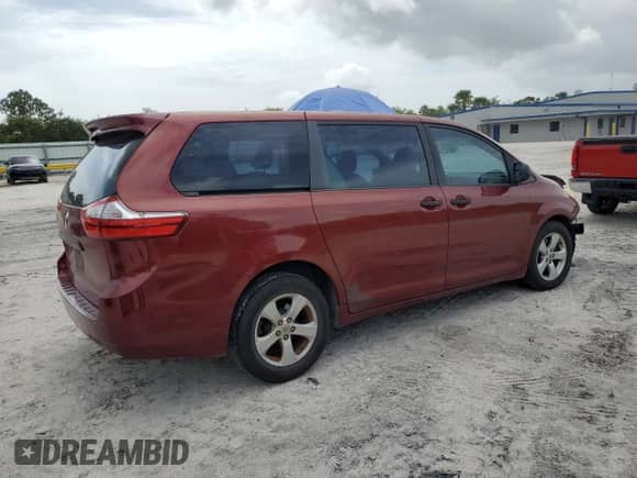 2016 Toyota Sienna L z VIN 5TDZK3DC2GS730068, wystawiony jako Copart lot #62339335 z przebiegiem 127 908 mil mil oraz Szkoda całkowita • Salvage title. Historia ofert i sprzedaży dostępna na DreamBid. Obrazek 3.