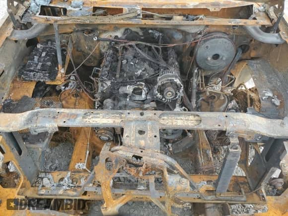 2011 Chevrolet Silverado 1500 LS z VIN 3GCPKREA2BG214100, wystawiony jako Copart lot #56740355 z przebiegiem Nie podano mil oraz Nie do naprawy • Non repairable. Historia ofert i sprzedaży dostępna na DreamBid. Obrazek 11.