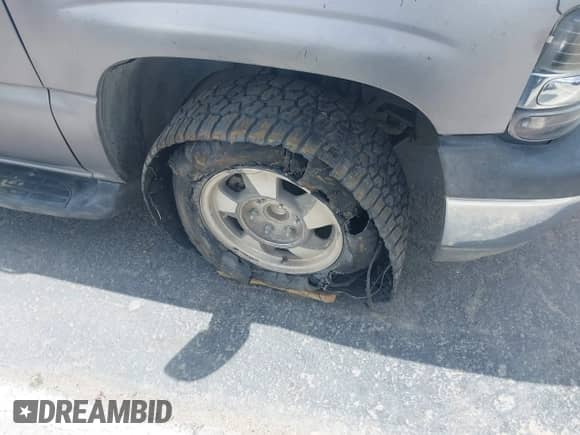 2006 Chevrolet Suburban LS 1WT с VIN 1GNEC16Z26J103651, выставлен на аукционе IAAI как лот 41959305 с пробегом Не указан миль и . История ставок и продаж доступна на DreamBid. Изображение 16.