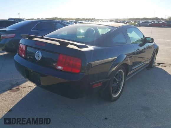 2006 Ford Mustang Standard with VIN 1ZVFT80N665130711, listed as a IAAI auction lot 43573858 with 127,597 mi miles and . Bid and sale history available at DreamBid. Image 4.