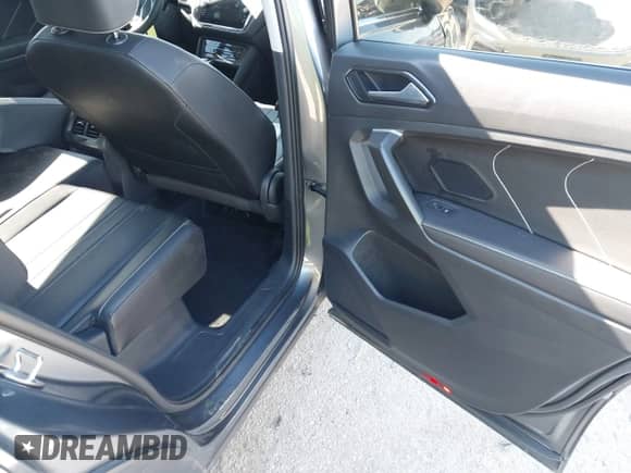 2024 Volkswagen Tiguan SE с VIN 3VV3B7AX9RM001526, выставлен на аукционе IAAI как лот 42216575 с пробегом 8 548 миль миль и . История ставок и продаж доступна на DreamBid. Изображение 8.