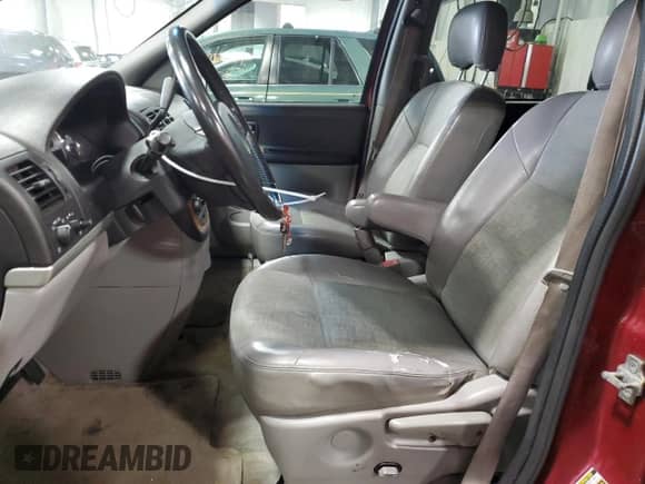 2005 Saturn Relay 3 with VIN 5GZDV23L75D177406, listed as a Copart auction lot 67417964 with 193,336 mi miles and Salvage title. Bid and sale history available at DreamBid. Image 7.