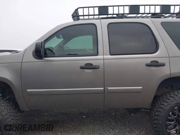 2008 Chevrolet Tahoe Special Service с VIN 1GNFK03058R252177, выставлен на аукционе IAAI как лот 41859933 с пробегом 176 574 миль миль и . История ставок и продаж доступна на DreamBid. Изображение 14.