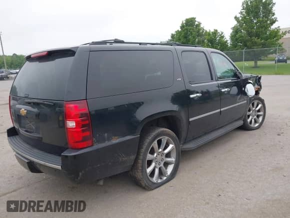 2013 Chevrolet Suburban LTZ с VIN 1GNSKKE72DR121982, выставлен на аукционе IAAI как лот 42430803 с пробегом 184 444 миль миль и . История ставок и продаж доступна на DreamBid. Изображение 4.