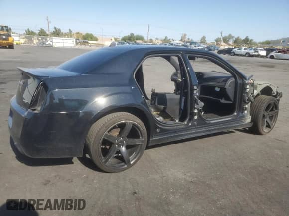 2014 Chrysler 300 SRT-8 с VIN 2C3CCAFJ1EH206137, выставлен на аукционе Copart как лот 64228645 с пробегом Не указан миль и На запчасти • Non repairable. История ставок и продаж доступна на DreamBid. Изображение 3.