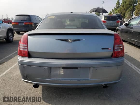 2006 Chrysler 300 C SRT-8 с VIN 2C3LA73W76H508574, выставлен на аукционе Copart как лот 69081025 с пробегом 196 734 миль миль и Чистый • Clean title. История ставок и продаж доступна на DreamBid. Изображение 6.