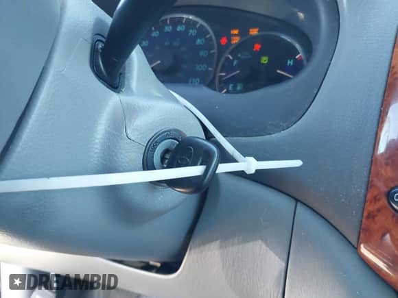 2009 Toyota Sienna XLE z VIN 5TDZK22C39S266837, wystawiony jako IAAI lot #43502004 z przebiegiem 241 252 mil mil oraz . Historia ofert i sprzedaży dostępna na DreamBid. Obrazek 11.