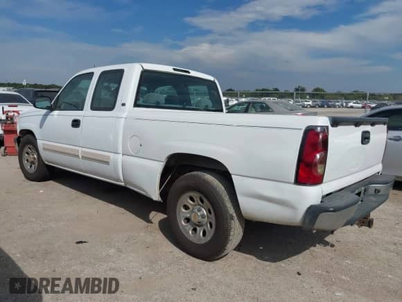 2005 Chevrolet Silverado 1500 LS with VIN 1GCEC19T55Z123621, listed as a IAAI auction lot 43442155 with 235,662 mi miles and . Bid and sale history available at DreamBid. Image 3.